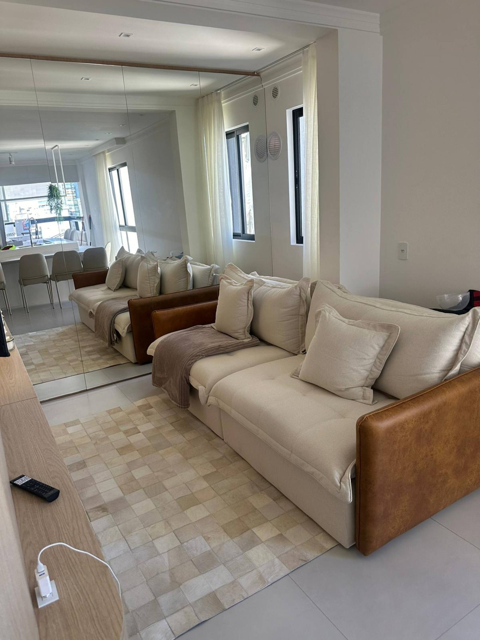 Apartamento frente mar na Meia Praia